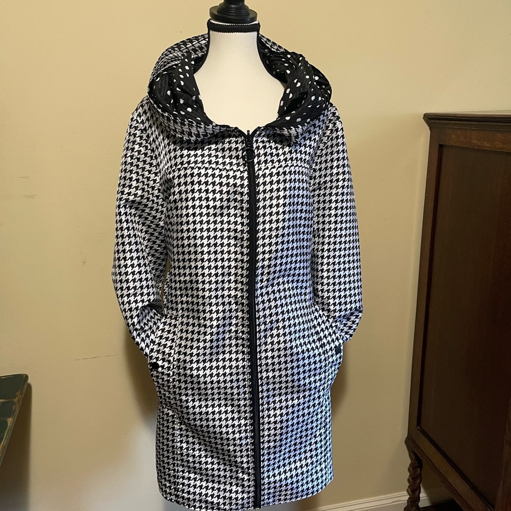 Women's Houndstooth Rain Coat with Polka Dot Lining